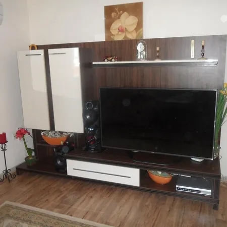 Great Sea View One Bedroom Flat, Free Internet Апартаменты