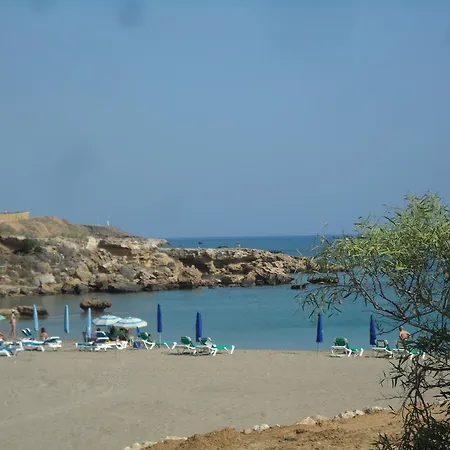 Great Sea View One Bedroom Flat, Free Internet 아파트